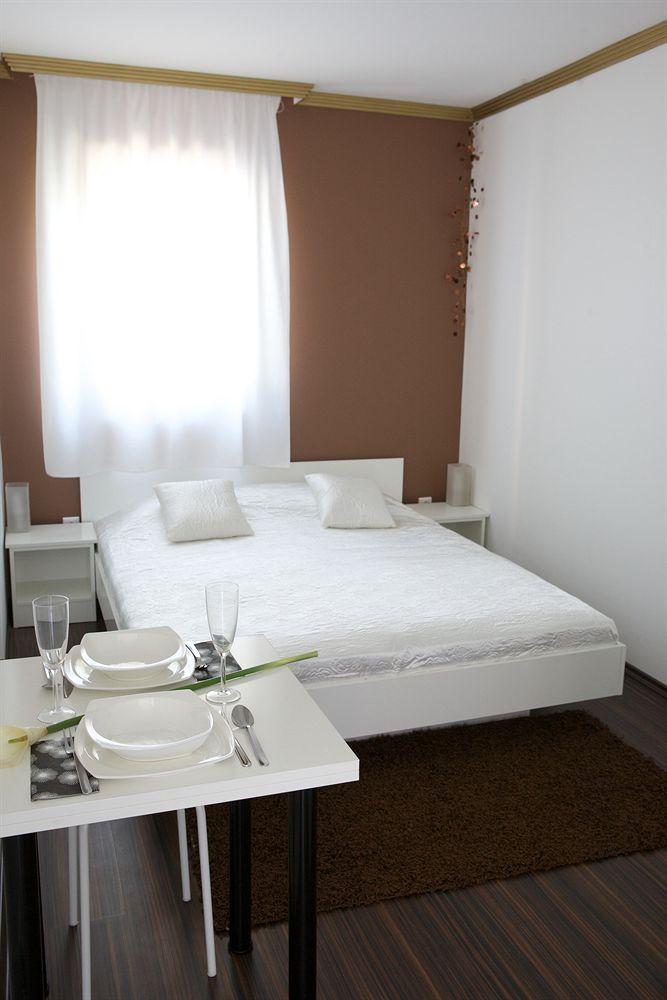 Sunset Apartments Hajduszoboszlo Bagian luar foto