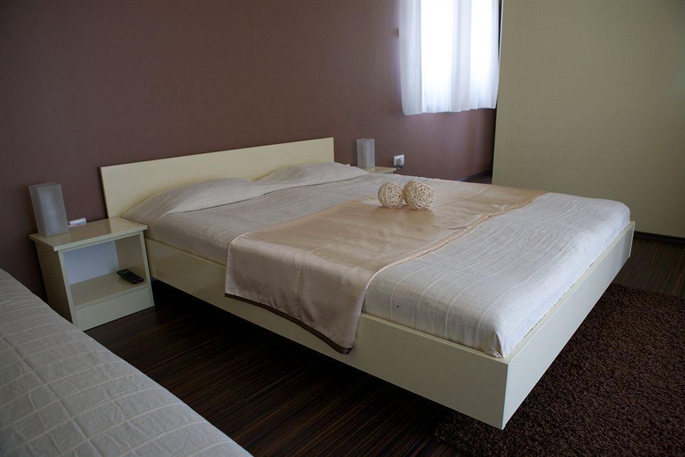 Sunset Apartments Hajduszoboszlo Bagian luar foto