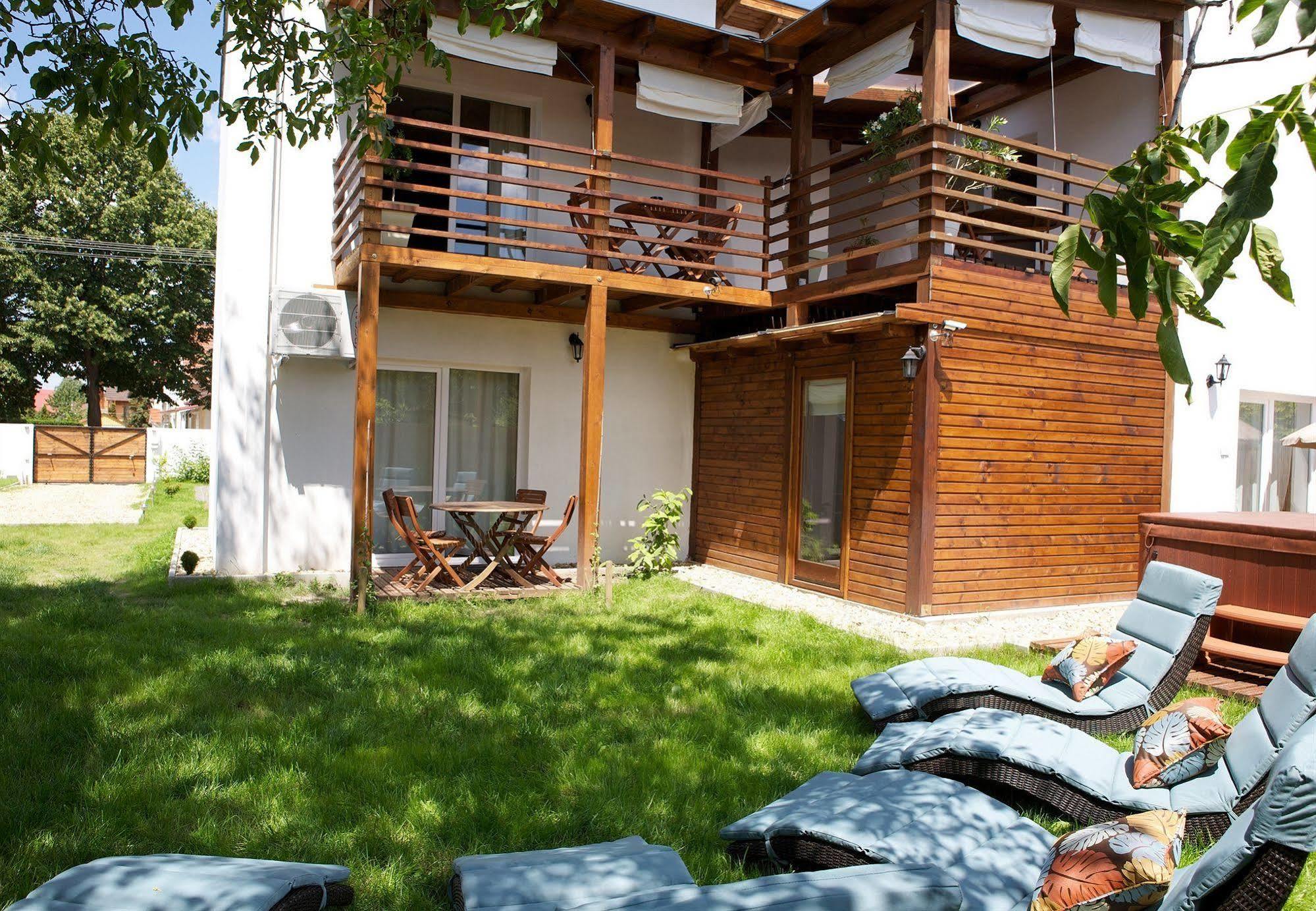 Sunset Apartments Hajduszoboszlo Bagian luar foto